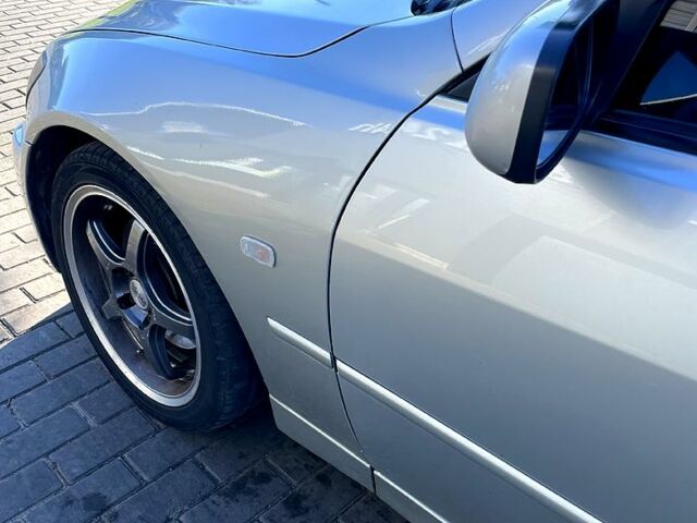 Лексус ІС 2000 у Миргороде на Automoto.ua Сірий Лексус ІС, об'ємом двигуна 2 л та пробігом 420 тис. км за 5800 $, фото 3 на Automoto.ua