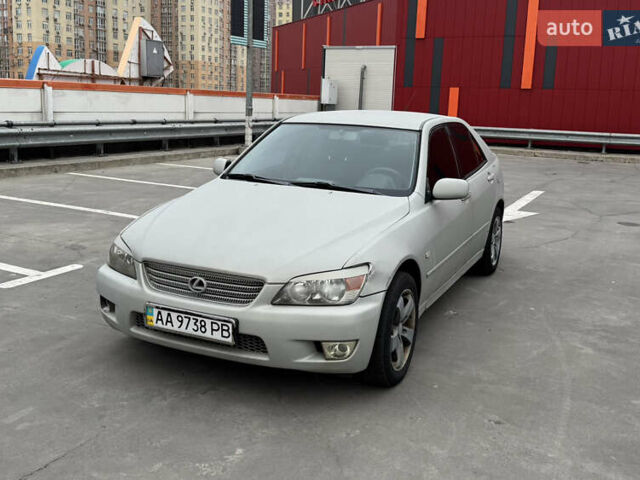 Сірий Лексус ІС, об'ємом двигуна 2 л та пробігом 256 тис. км за 3000 $, фото 3 на Automoto.ua