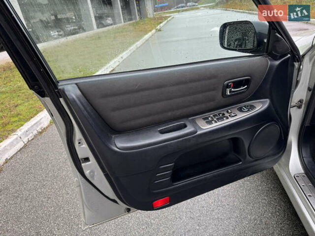 Серый Лексус ИС, объемом двигателя 2 л и пробегом 290 тыс. км за 4500 $, фото 11 на Automoto.ua