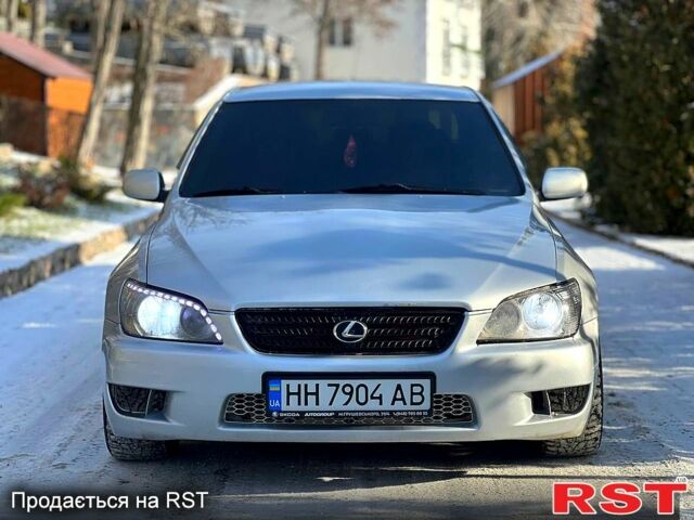 Сірий Лексус ІС, об'ємом двигуна 2 л та пробігом 145 тис. км за 4999 $, фото 1 на Automoto.ua