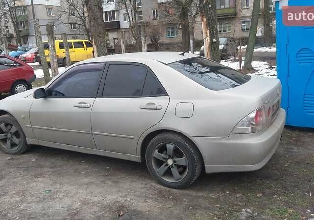 Сірий Лексус ІС, об'ємом двигуна 1.99 л та пробігом 267 тис. км за 3800 $, фото 1 на Automoto.ua