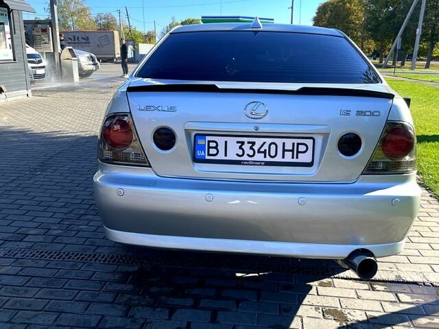 Сірий Лексус ІС, об'ємом двигуна 2 л та пробігом 420 тис. км за 5800 $, фото 1 на Automoto.ua