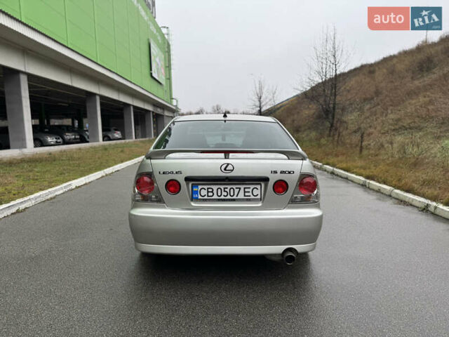 Серый Лексус ИС, объемом двигателя 2 л и пробегом 290 тыс. км за 4500 $, фото 4 на Automoto.ua