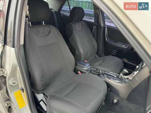 Сірий Лексус ІС, об'ємом двигуна 2 л та пробігом 256 тис. км за 3000 $, фото 5 на Automoto.ua