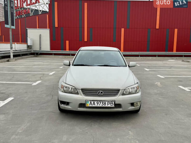Сірий Лексус ІС, об'ємом двигуна 2 л та пробігом 256 тис. км за 3000 $, фото 2 на Automoto.ua