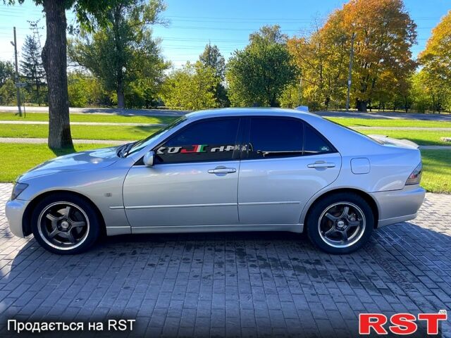 Лексус ІС 2000 у Миргороде на Automoto.ua Сірий Лексус ІС, об'ємом двигуна 2 л та пробігом 420 тис. км за 5800 $, фото 2 на Automoto.ua