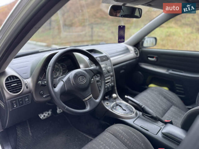 Серый Лексус ИС, объемом двигателя 2 л и пробегом 290 тыс. км за 4500 $, фото 10 на Automoto.ua