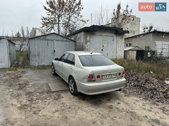 Сірий Лексус ІС, об'ємом двигуна 2 л та пробігом 267 тис. км за 3500 $, фото 2 на Automoto.ua