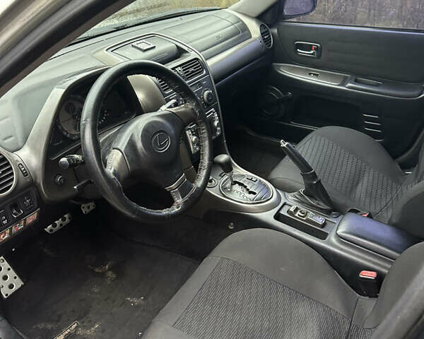 Сірий Лексус ІС, об'ємом двигуна 2 л та пробігом 267 тис. км за 3500 $, фото 5 на Automoto.ua