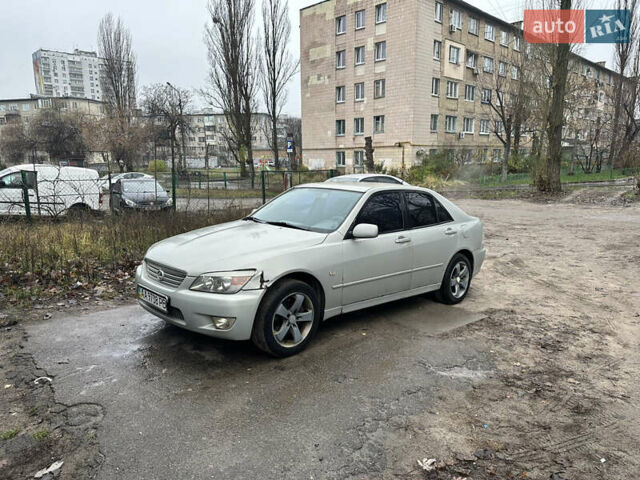 Сірий Лексус ІС, об'ємом двигуна 2 л та пробігом 267 тис. км за 3500 $, фото 3 на Automoto.ua