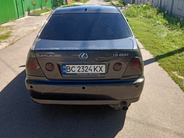Сірий Лексус ІС, об'ємом двигуна 2 л та пробігом 340 тис. км за 5000 $, фото 1 на Automoto.ua