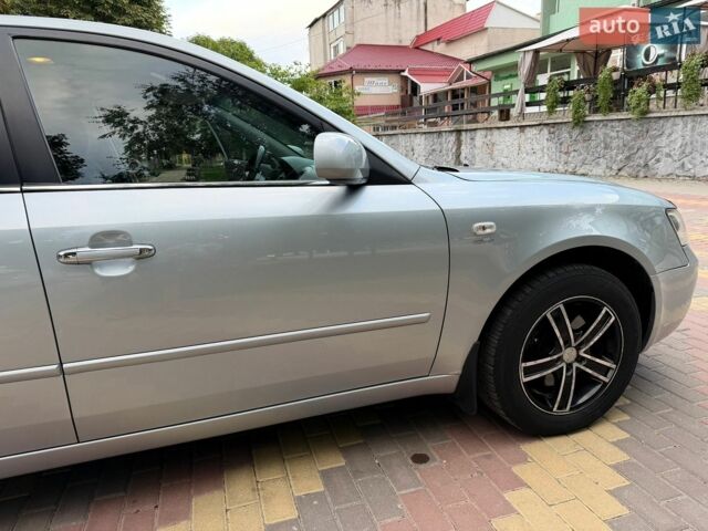 Сірий Лексус ІС, об'ємом двигуна 2 л та пробігом 200 тис. км за 3026 $, фото 4 на Automoto.ua