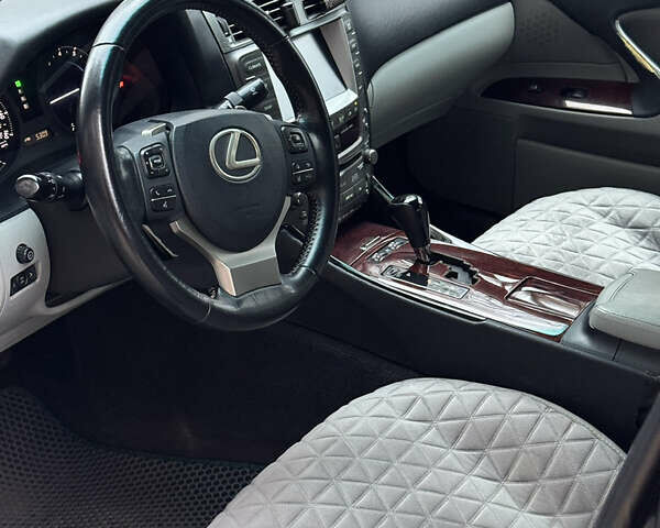 Серый Лексус ИС, объемом двигателя 2.5 л и пробегом 280 тыс. км за 6999 $, фото 6 на Automoto.ua