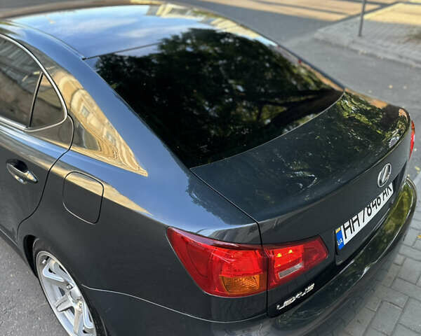 Серый Лексус ИС, объемом двигателя 2.5 л и пробегом 313 тыс. км за 8800 $, фото 6 на Automoto.ua