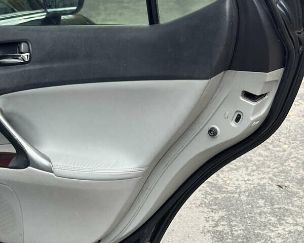 Серый Лексус ИС, объемом двигателя 2.5 л и пробегом 280 тыс. км за 6999 $, фото 13 на Automoto.ua