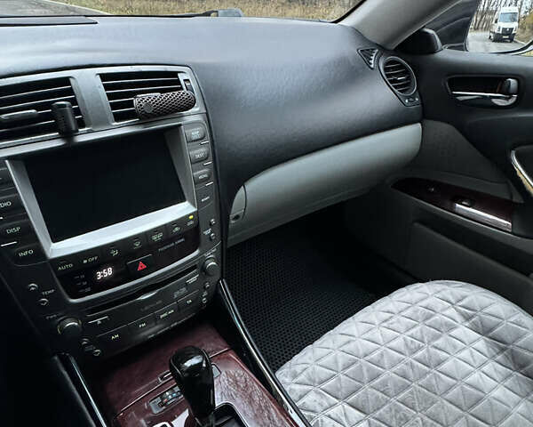 Серый Лексус ИС, объемом двигателя 2.5 л и пробегом 280 тыс. км за 6999 $, фото 9 на Automoto.ua