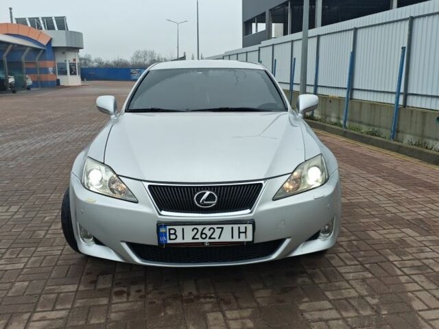 Серый Лексус ИС, объемом двигателя 2.2 л и пробегом 366 тыс. км за 6500 $, фото 1 на Automoto.ua