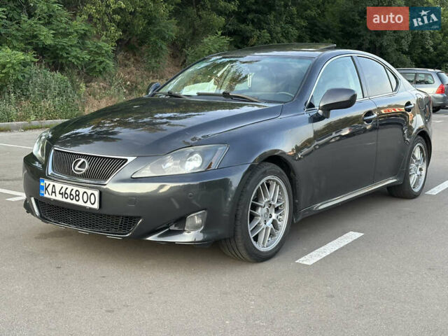Сірий Лексус ІС, об'ємом двигуна 2.5 л та пробігом 280 тис. км за 6900 $, фото 2 на Automoto.ua