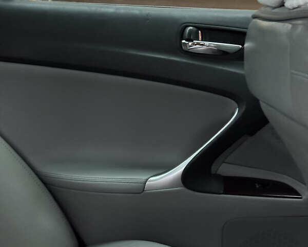 Серый Лексус ИС, объемом двигателя 2.5 л и пробегом 280 тыс. км за 6999 $, фото 12 на Automoto.ua