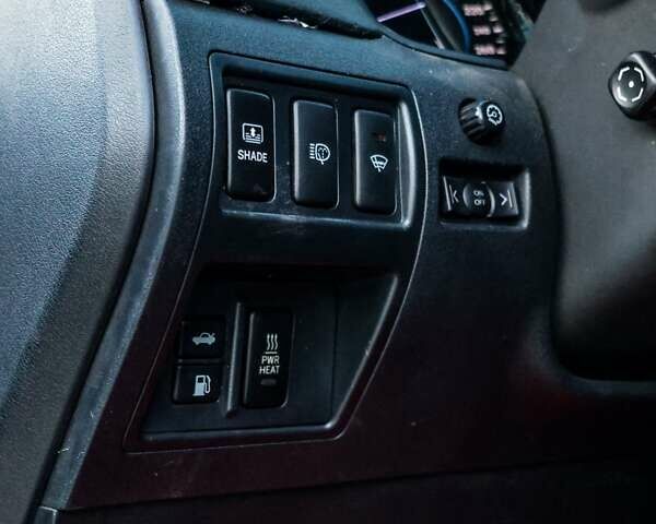 Сірий Лексус ІС, об'ємом двигуна 2.23 л та пробігом 340 тис. км за 6900 $, фото 18 на Automoto.ua