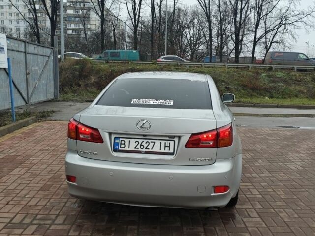 Серый Лексус ИС, объемом двигателя 2.2 л и пробегом 366 тыс. км за 6500 $, фото 3 на Automoto.ua