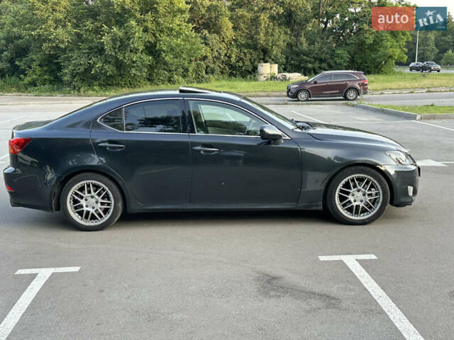 Сірий Лексус ІС, об'ємом двигуна 2.5 л та пробігом 280 тис. км за 6900 $, фото 7 на Automoto.ua
