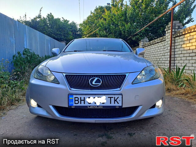 Серый Лексус ИС, объемом двигателя 2.2 л и пробегом 268 тыс. км за 7900 $, фото 3 на Automoto.ua
