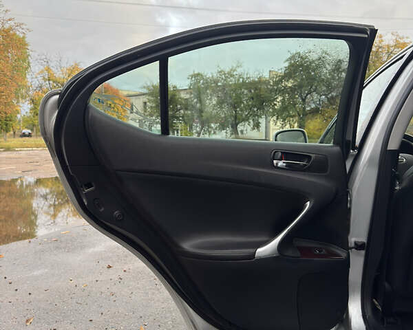 Серый Лексус ИС, объемом двигателя 2.23 л и пробегом 223 тыс. км за 9999 $, фото 21 на Automoto.ua