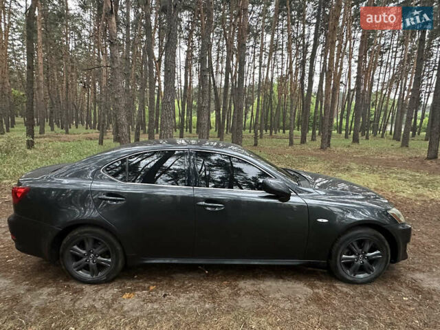 Сірий Лексус ІС, об'ємом двигуна 2.2 л та пробігом 385 тис. км за 6900 $, фото 9 на Automoto.ua