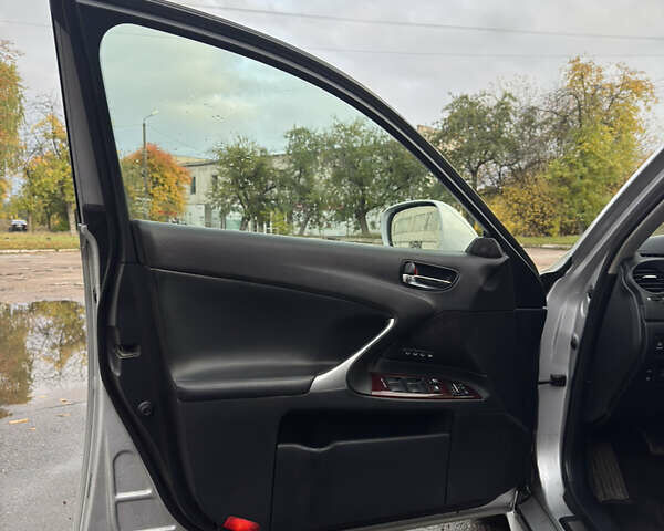 Серый Лексус ИС, объемом двигателя 2.23 л и пробегом 223 тыс. км за 9999 $, фото 17 на Automoto.ua