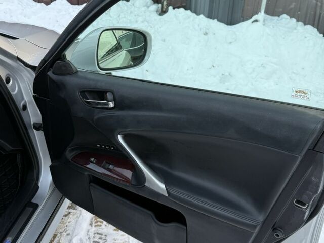 Серый Лексус ИС, объемом двигателя 2.2 л и пробегом 314 тыс. км за 4790 $, фото 17 на Automoto.ua