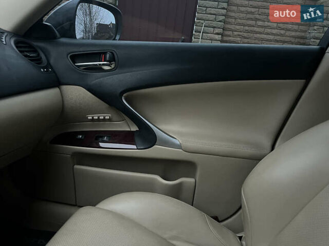 Серый Лексус ИС, объемом двигателя 2.5 л и пробегом 165 тыс. км за 9499 $, фото 38 на Automoto.ua