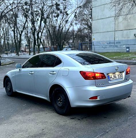 Сірий Лексус ІС, об'ємом двигуна 2.2 л та пробігом 234 тис. км за 3700 $, фото 3 на Automoto.ua