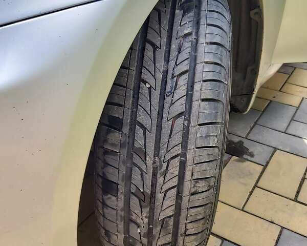 Сірий Лексус ІС, об'ємом двигуна 2.23 л та пробігом 235 тис. км за 6600 $, фото 21 на Automoto.ua