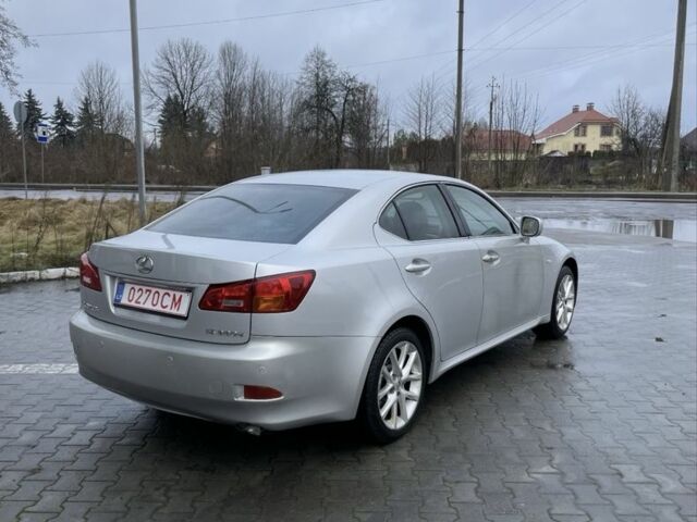 Сірий Лексус ІС, об'ємом двигуна 2.2 л та пробігом 361 тис. км за 4800 $, фото 4 на Automoto.ua