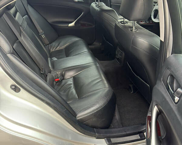 Серый Лексус ИС, объемом двигателя 2.23 л и пробегом 223 тыс. км за 9999 $, фото 14 на Automoto.ua