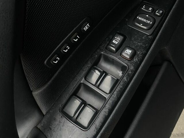 Серый Лексус ИС, объемом двигателя 2.2 л и пробегом 280 тыс. км за 8200 $, фото 9 на Automoto.ua