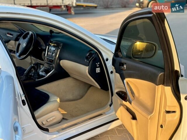 Сірий Лексус ІС, об'ємом двигуна 2.2 л та пробігом 277 тис. км за 5399 $, фото 33 на Automoto.ua