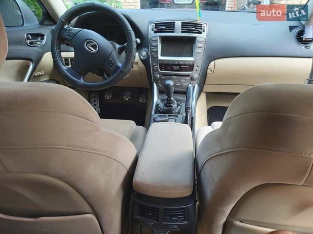 Сірий Лексус ІС, об'ємом двигуна 2.23 л та пробігом 235 тис. км за 6600 $, фото 7 на Automoto.ua