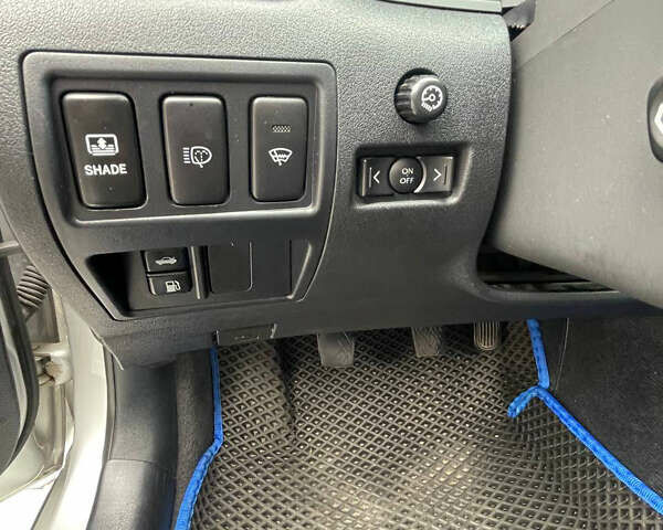 Серый Лексус ИС, объемом двигателя 2.23 л и пробегом 390 тыс. км за 7499 $, фото 7 на Automoto.ua