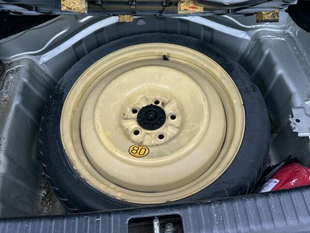 Серый Лексус ИС, объемом двигателя 2.2 л и пробегом 314 тыс. км за 4790 $, фото 7 на Automoto.ua