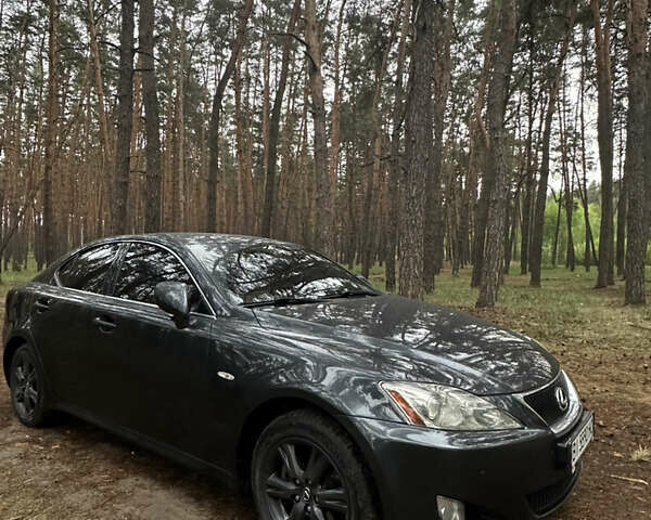 Сірий Лексус ІС, об'ємом двигуна 2.2 л та пробігом 385 тис. км за 6900 $, фото 2 на Automoto.ua