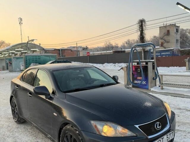 Сірий Лексус ІС, об'ємом двигуна 2.2 л та пробігом 300 тис. км за 4150 $, фото 2 на Automoto.ua