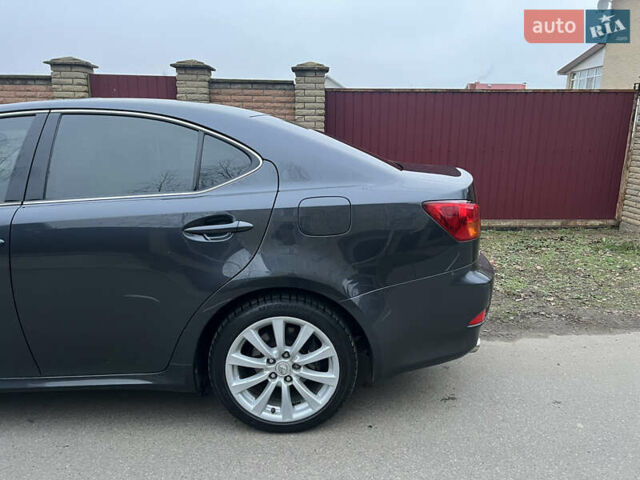 Серый Лексус ИС, объемом двигателя 2.5 л и пробегом 165 тыс. км за 9499 $, фото 7 на Automoto.ua