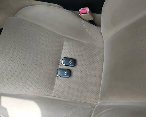 Сірий Лексус ІС, об'ємом двигуна 2.23 л та пробігом 235 тис. км за 6600 $, фото 23 на Automoto.ua