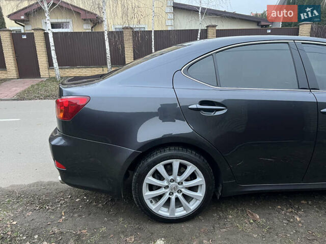 Серый Лексус ИС, объемом двигателя 2.5 л и пробегом 165 тыс. км за 9499 $, фото 3 на Automoto.ua