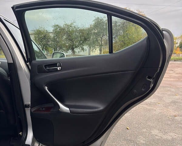 Серый Лексус ИС, объемом двигателя 2.23 л и пробегом 223 тыс. км за 9999 $, фото 15 на Automoto.ua