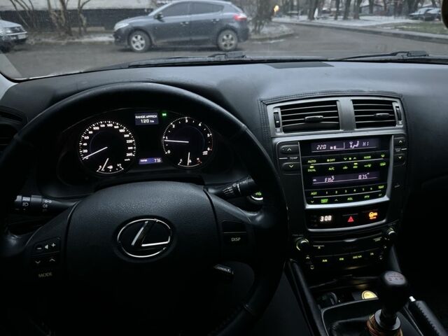 Серый Лексус ИС, объемом двигателя 2.2 л и пробегом 234 тыс. км за 4500 $, фото 4 на Automoto.ua