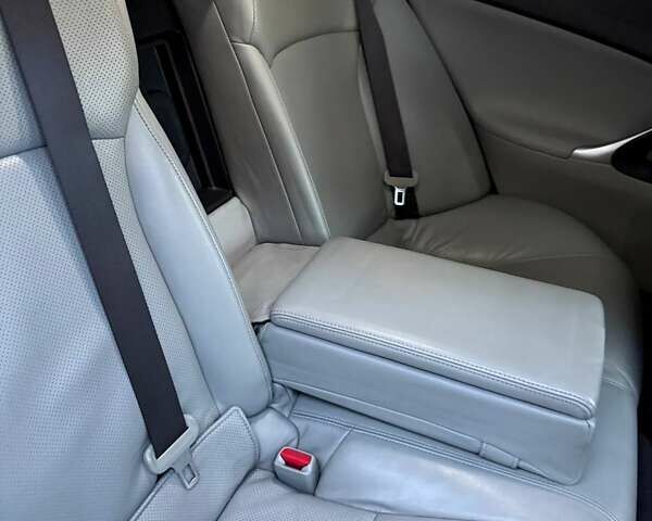 Серый Лексус ИС, объемом двигателя 2.5 л и пробегом 215 тыс. км за 6500 $, фото 15 на Automoto.ua