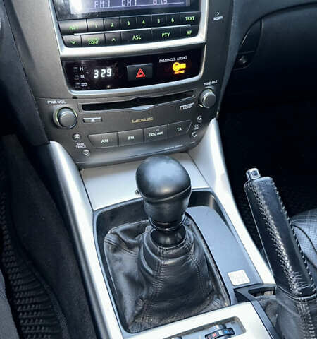 Серый Лексус ИС, объемом двигателя 2.23 л и пробегом 336 тыс. км за 6990 $, фото 9 на Automoto.ua